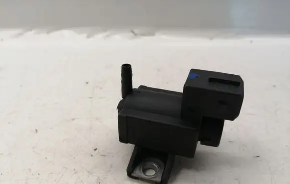 Toyota Corolla Verso AR10 Vacuum valve 258600R010