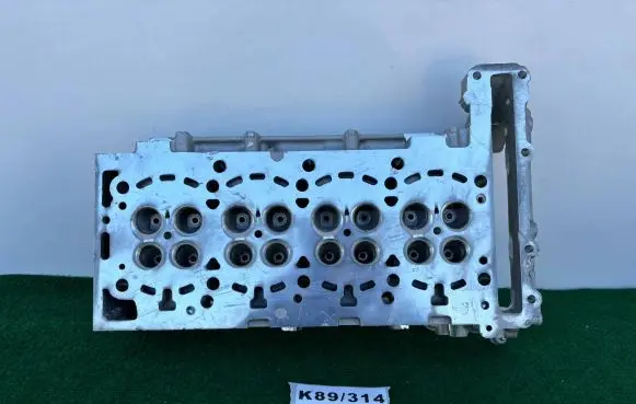 Mercedes-Benz C W205 Engine head R654016