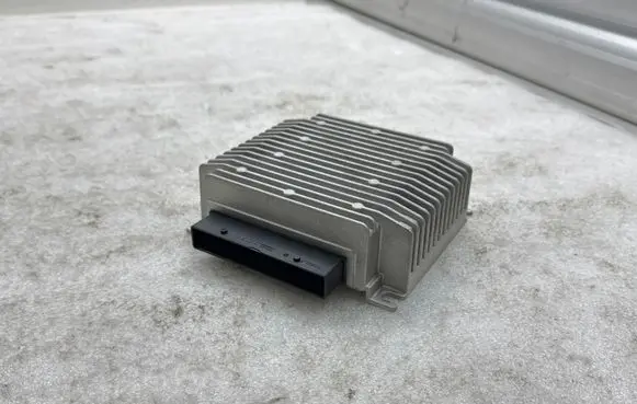 Tesla Model X Sound amplifier 100483310A 100035000109