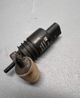 Opel Insignia B Windscreen/windshield washer pump 13250357