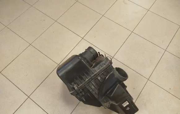 Hyundai H-1, Starex, Satellite Air filter box 281104H000