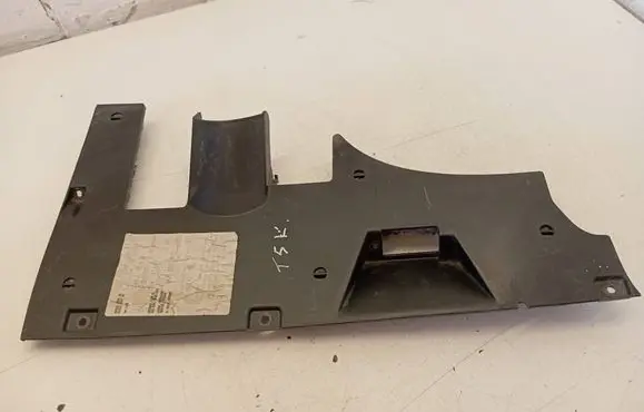 Dashboard lower bottom trim panel