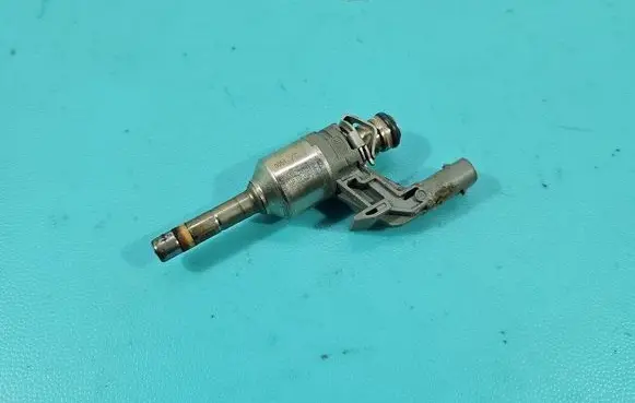 Fuel injector