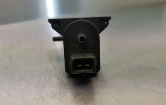 Renault Trafic II (X83) Turbo solenoid valve 8200762597