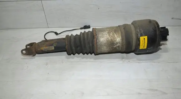 Mercedes-Benz CLS C219 Air suspension front shock absorber CQ86107