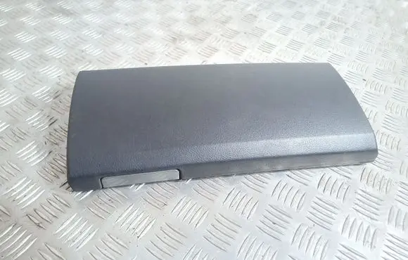 Land Rover Discovery 3 - LR3 Glove box lid/cover FFN500117XXX