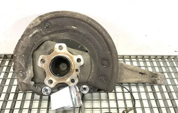 BMW 5 G30 G31 Front wheel hub spindle knuckle
