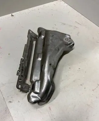 Porsche Macan (95B) Heat shield in engine bay 94611133830