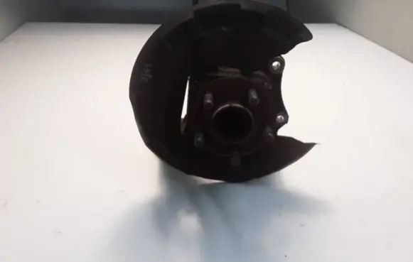 Ford Galaxy Rear wheel hub 2306523