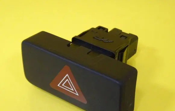 Nissan Pixo Hazard light switch