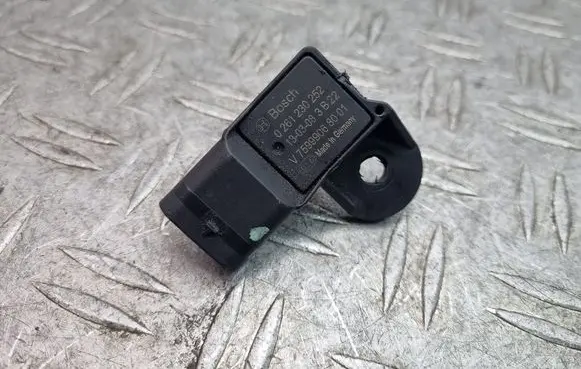 Citroen DS3 Air pressure sensor 0261230252 V7599906 7599906