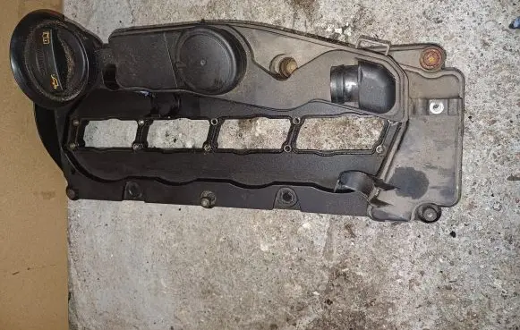 Audi A4 S4 B8 8K Rocker cam cover 03L103469L