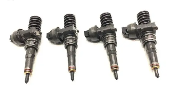 Volkswagen Golf V Fuel injectors set 38130073BN