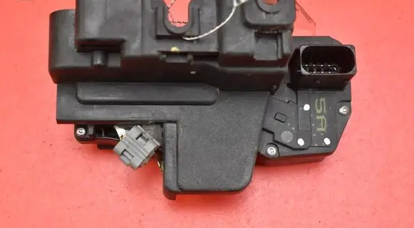 Opel Antara Front door lock