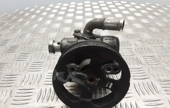 Mitsubishi Outlander Power steering pump