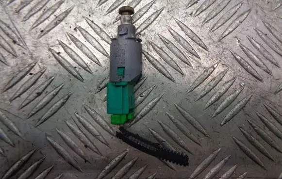 Renault Scenic II - Grand scenic II Clutch fluid level sensor 8200168240B