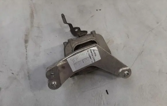 Volkswagen Jetta VI Engine mount vacuum valve 5Q0199262L