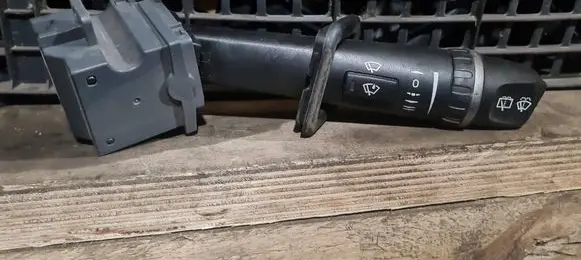 Volvo V70 Wiper control stalk 30739218
