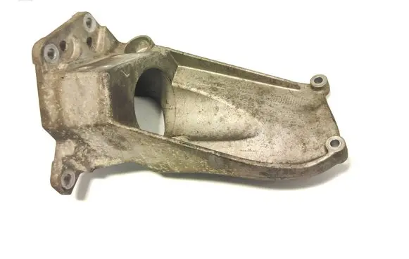 Volvo V60 Gearbox mounting bracket 31370633