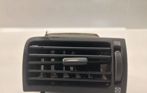 Toyota Avensis T250 Dashboard side air vent grill/cover trim 5566005090