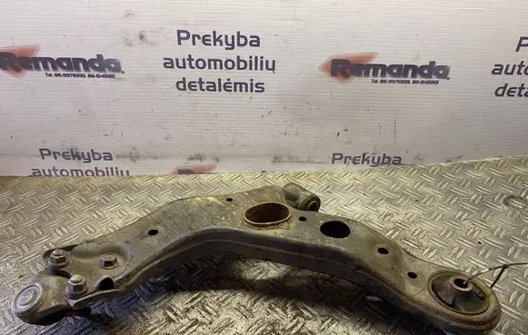 Toyota RAV 4 (XA40) Front lower control arm/wishbone