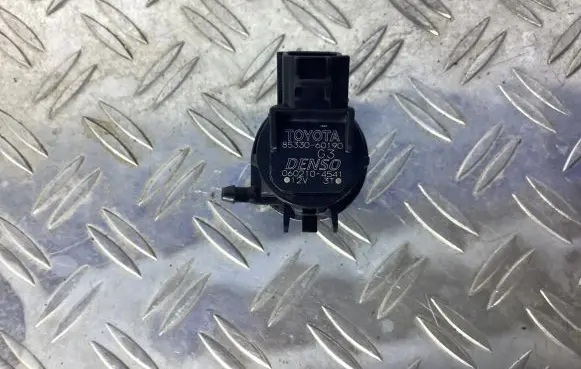 Lexus RC Windscreen/windshield washer pump 8533060190