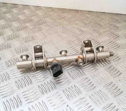 Porsche Macan (95B) Fuel main line pipe 94611011800