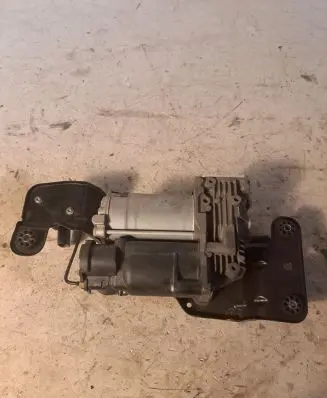 BMW X6 M Air suspension compressor/pump 6799419