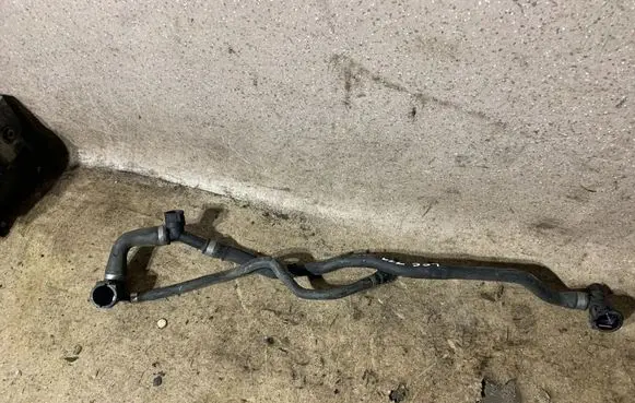 BMW 3 G20 G21 Engine coolant pipe/hose 8654845