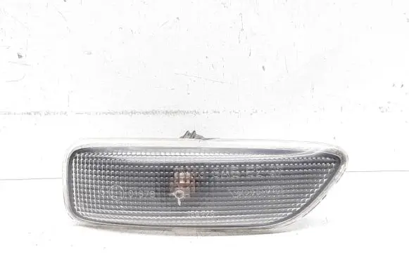 Front fender indicator light