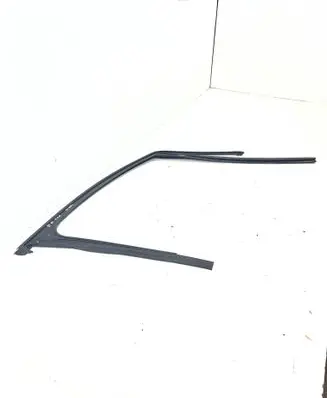 BMW 2 F46 Front door glass trim molding 7326167