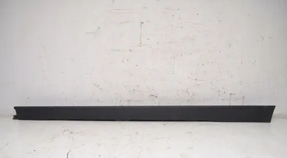 Mercedes-Benz GLA H247 Sill/side skirt trim 