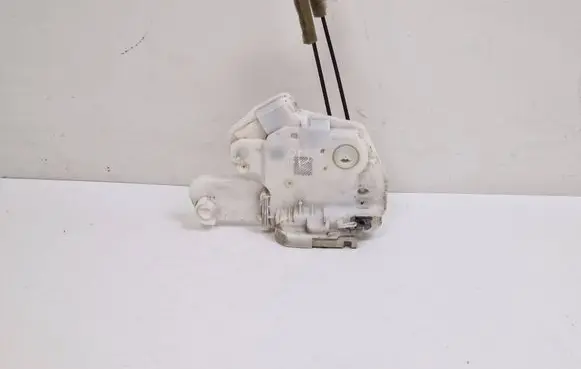 Mitsubishi Outlander Front door lock 