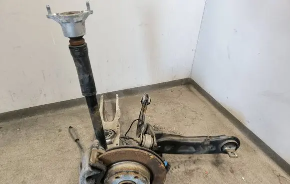 Mercedes-Benz CLA C117 X117 W117 Rear wheel hub spindle/knuckle 