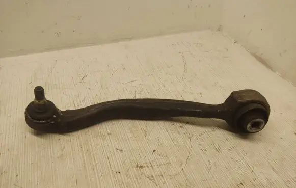 Mercedes-Benz C W204 Front lower control arm/wishbone A20445