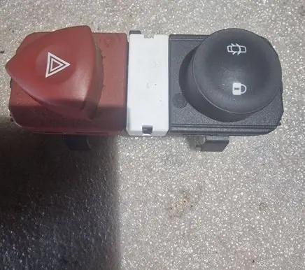 Renault Scenic II - Grand scenic II Hazard light switch 8200095493 8200109723 8200107808