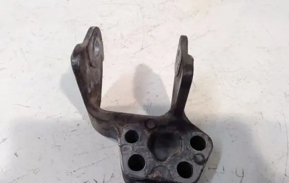 Mitsubishi Outlander Engine mounting bracket