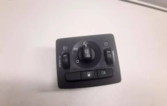 Volvo V50 Light switch 30669734 04W49T 19206