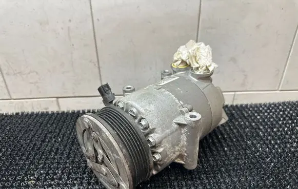 Volvo V60 Air conditioning (A/C) compressor (pump) 31369800