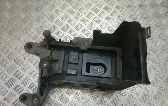 Battery box tray