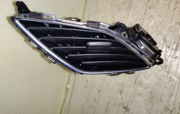Hyundai i40 Dash center air vent grill 974103Z000