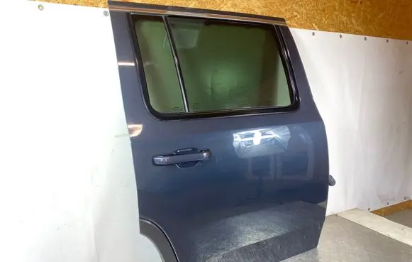 Jeep Grand Wagoneer Rear door 