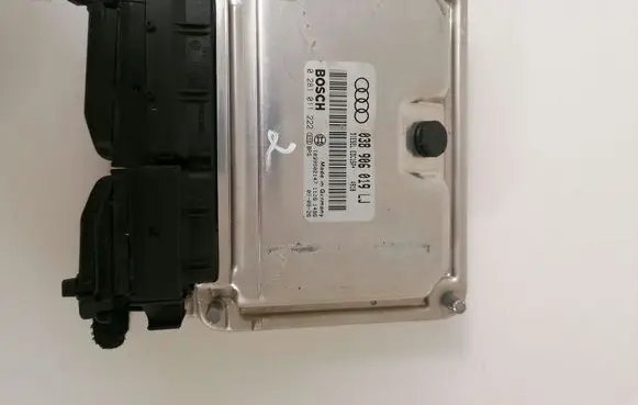 Audi A4 S4 B6 8E 8H Engine control unit/module 038906019LJ 0281011222
