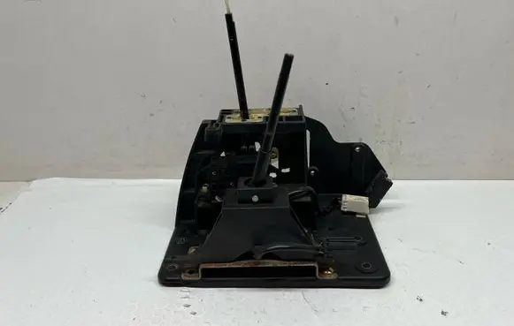 Mitsubishi Pajero Gear shifter/selector MR477641