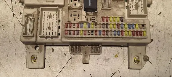 Ford Focus C-MAX Fuse module 3M5T14A073DG 00021443 519027403