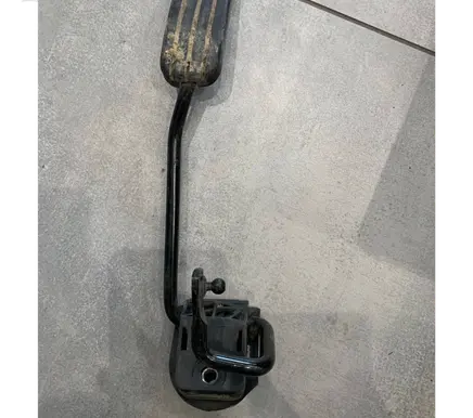 Renault Kangoo I Accelerator throttle pedal 70041789