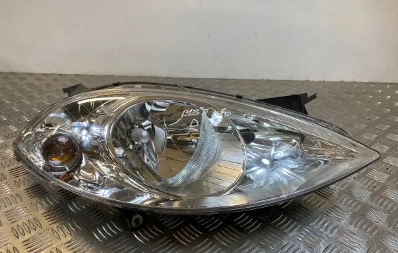 Mercedes-Benz A W169 Headlight/headlamp A1698200261 131010600 0301197202