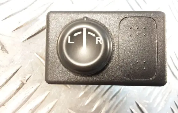 Nissan Primera Wing mirror switch