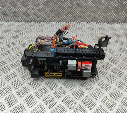 Mercedes-Benz E W212 Fuse module A2129004901 A2129015001