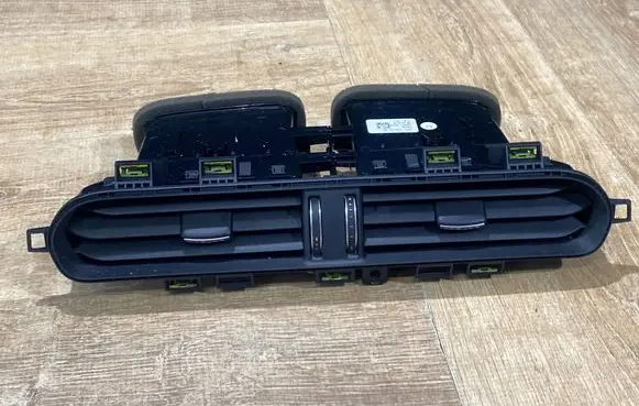 Jaguar I-Pace Dashboard air vent grill cover trim J9D3014L20AE 1062600005 04092018